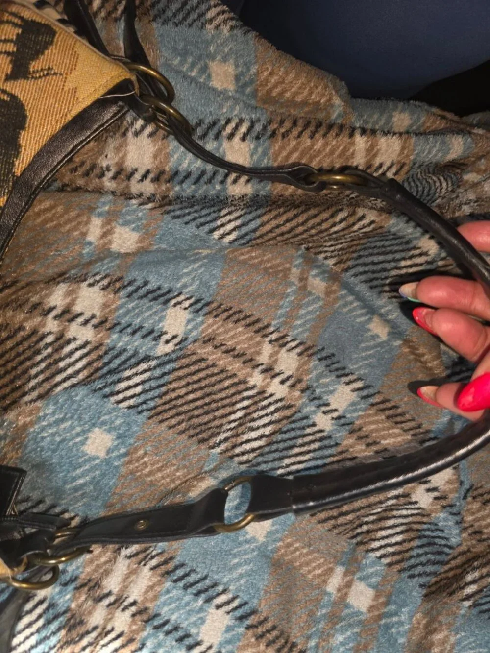 Safari-Themed Tapestry Shoulder Bag With African Animal Design Faux Leather Stra